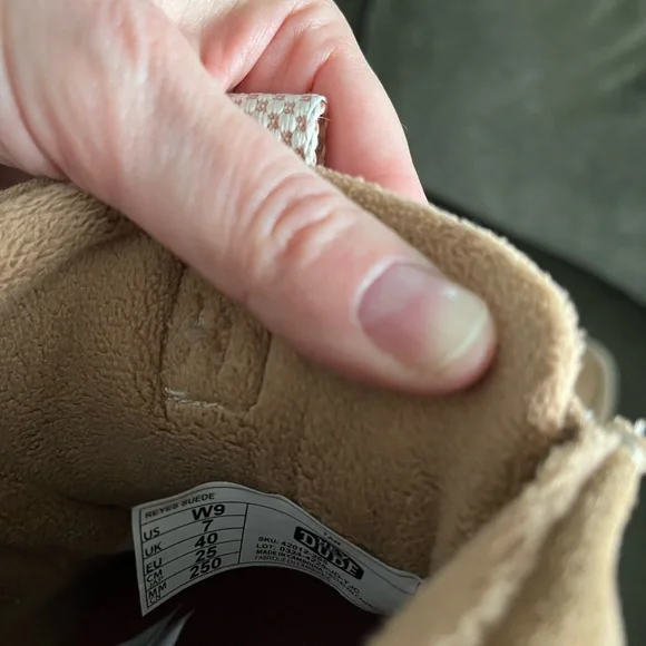 Hey Dude Women’s Suede Reyes Boot 9 - Picture 6 of 6